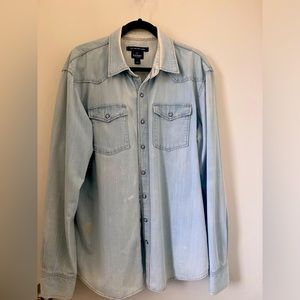 Old Navy Men’s XL Denim long sleeve shirt